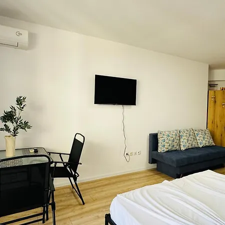 Royal Palm 84 公寓 *