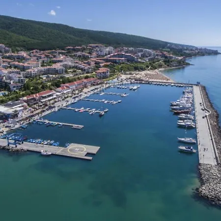 Royal Palm 84 公寓